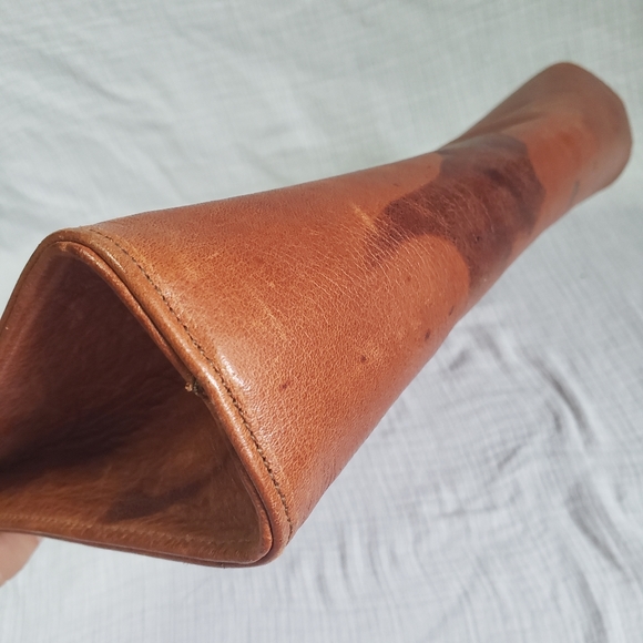 Catherine Rapetti distressed leather clutch - Picture 6 of 11